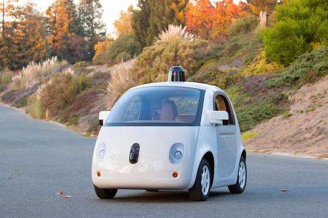 无人驾驶、智慧停车、无线充电将组智慧交通“铁三角”
